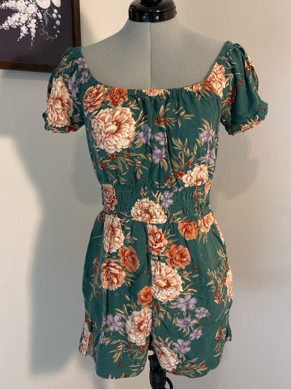 American‎ Eagle Outfitters Green Floral Smocked Romper 0213